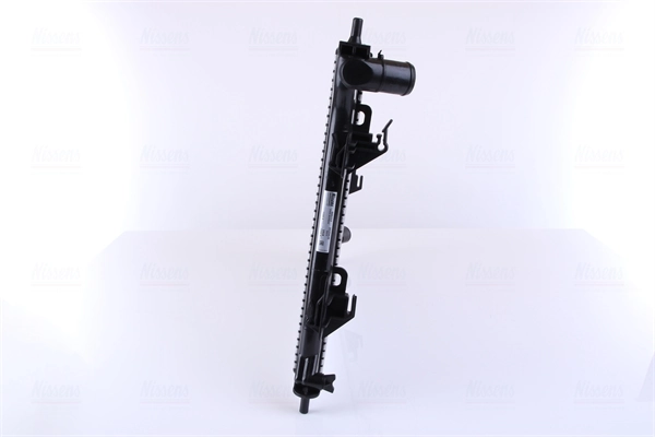 Radiateur, refroidissement du moteur NISSENS 666213