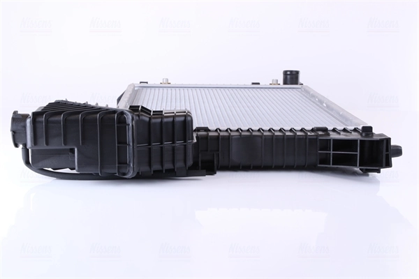 Radiateur, refroidissement du moteur NISSENS 62686A