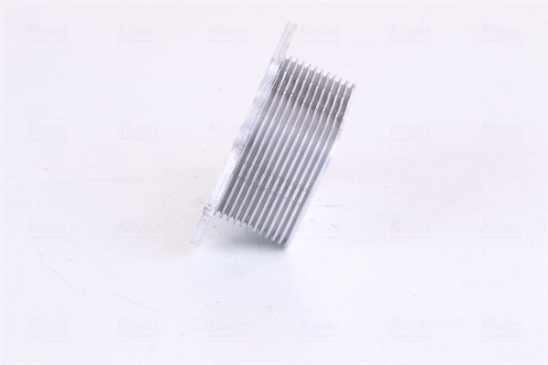 Radiateur d'huile NISSENS 90670