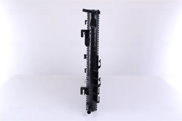 Radiateur, refroidissement du moteur NISSENS 637633