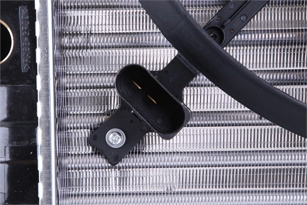 Radiateur, refroidissement du moteur NISSENS 64103