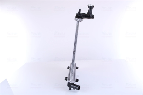 Radiateur, refroidissement du moteur NISSENS 67610