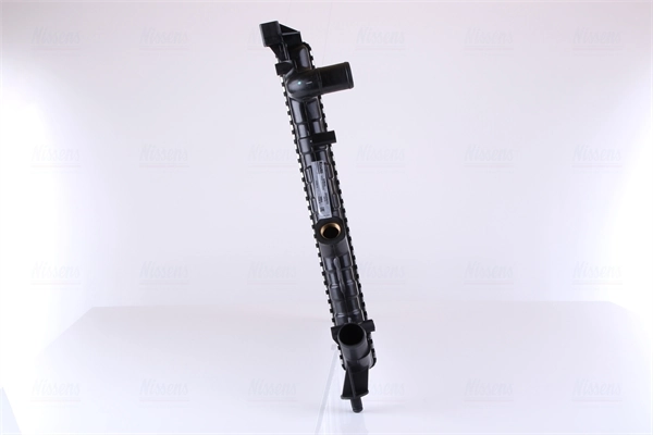 Radiateur, refroidissement du moteur NISSENS 63832