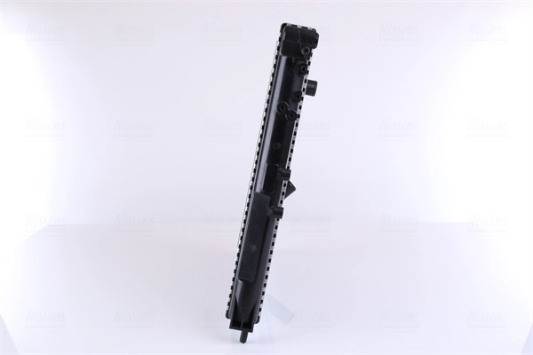 Radiateur, refroidissement du moteur NISSENS 63892