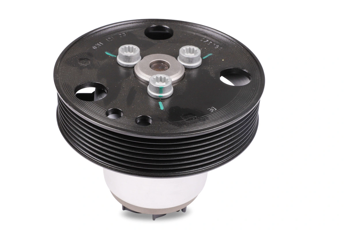 Pompe à eau, refroidissement du moteur HEPU P693M