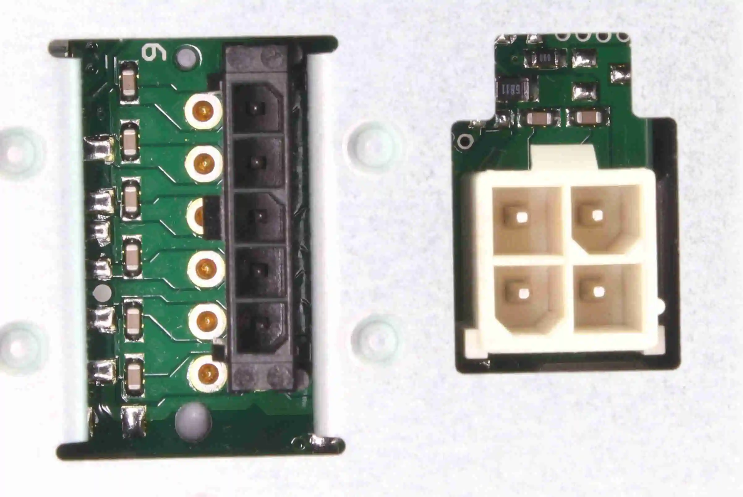 Appareil de commande, système d'éclairage VEMO V10-73-0406