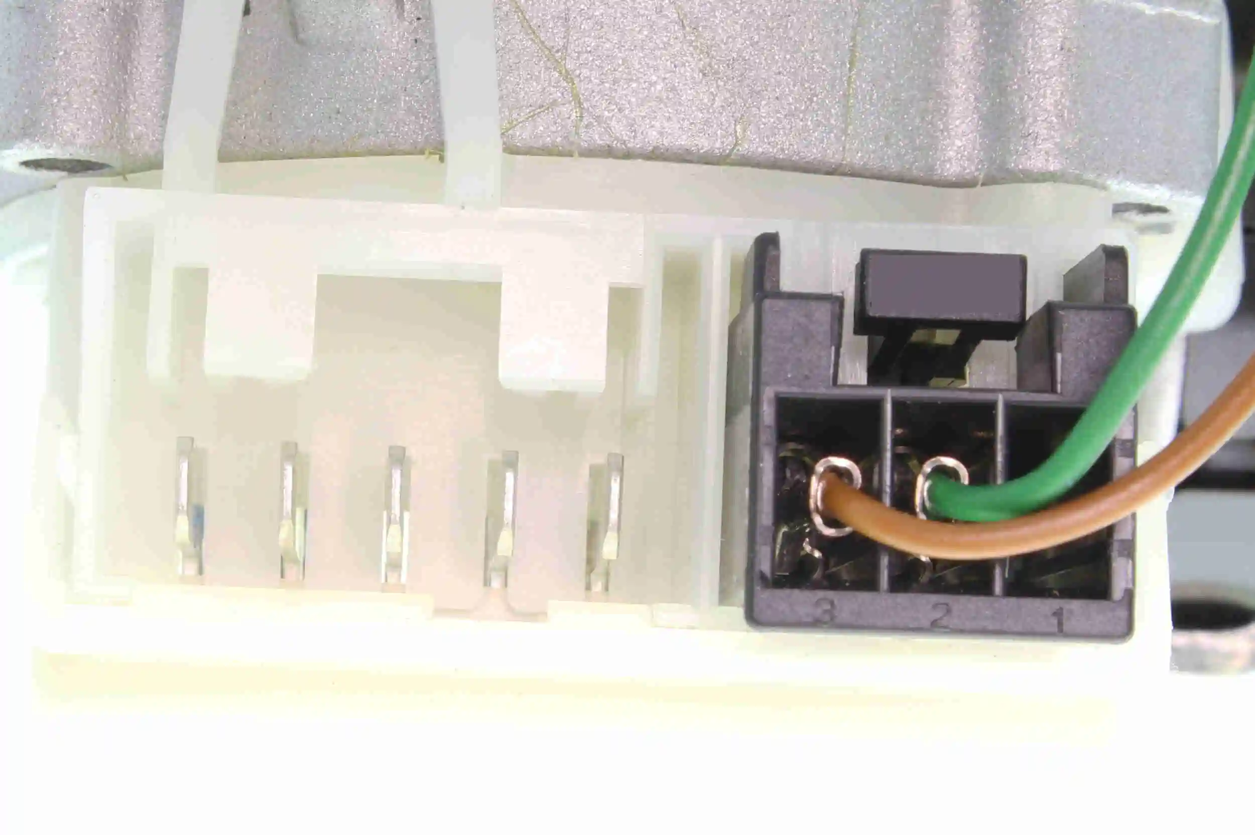 Moteur d'essuie-glace VEMO V24-07-0018