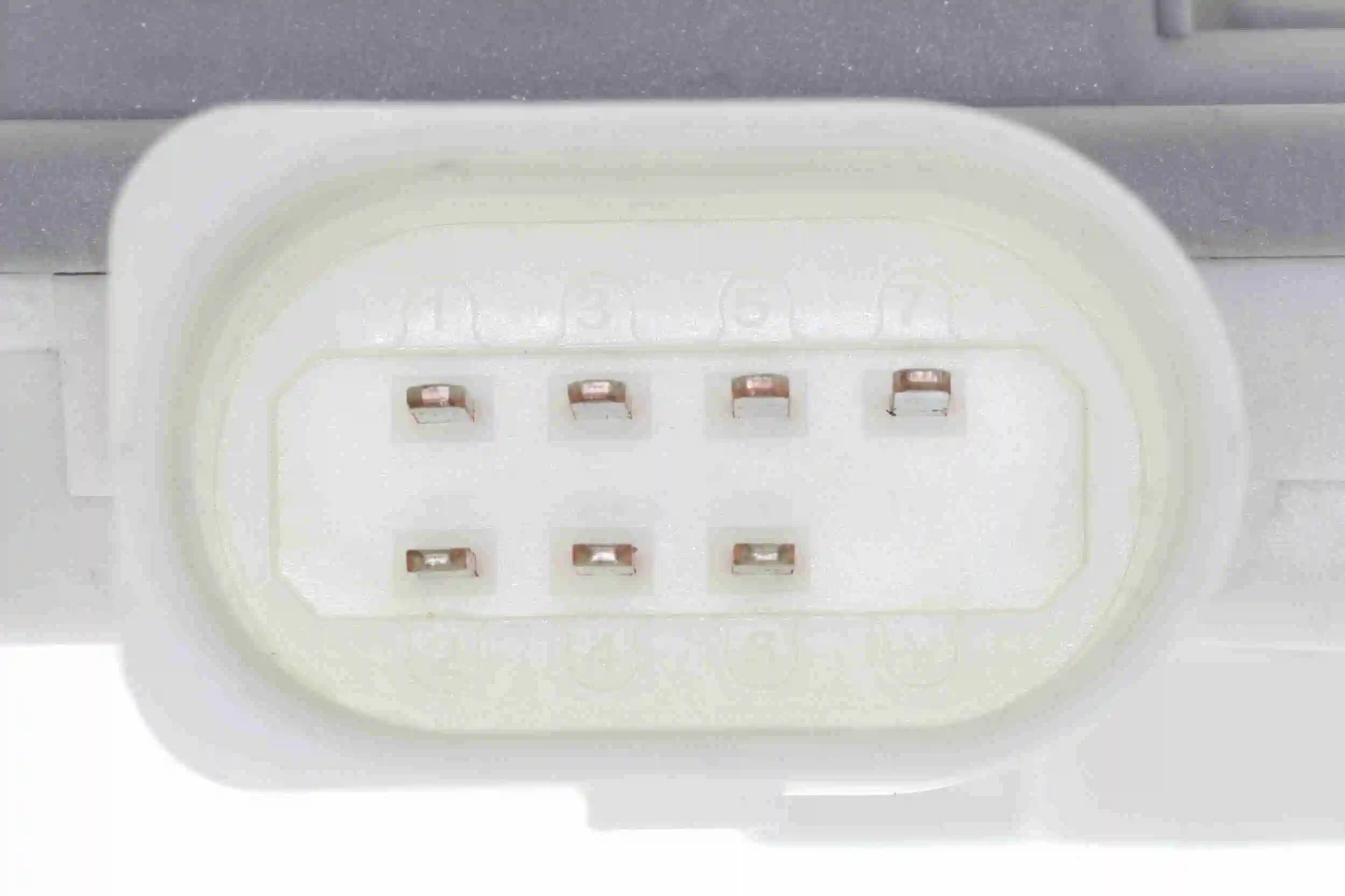 Serrure de porte VEMO V10-85-2304