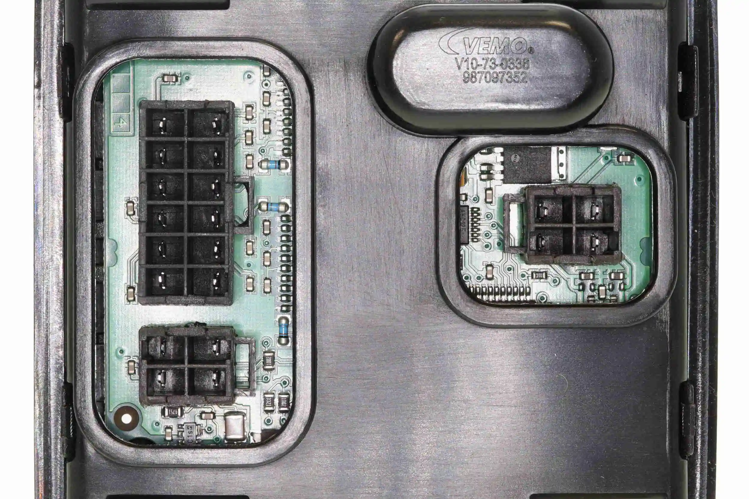 Appareil de commande, système d'éclairage VEMO V10-73-0336