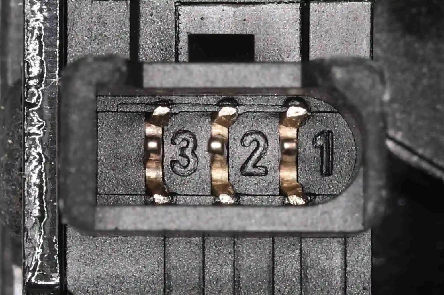 Serrure de hayon VEMO V10-85-2266