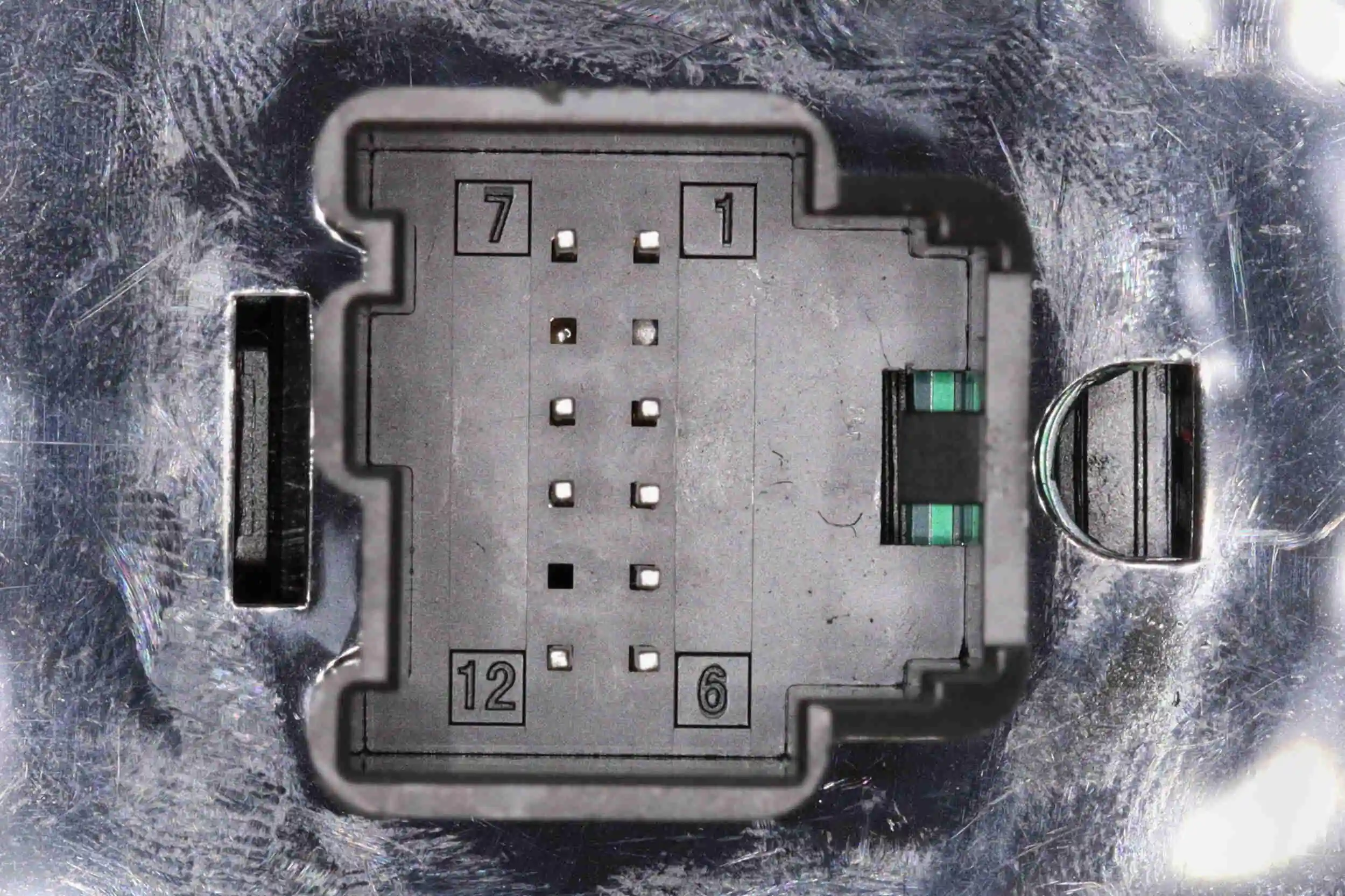 Interrupteur, lumière principale VEMO V40-73-0110