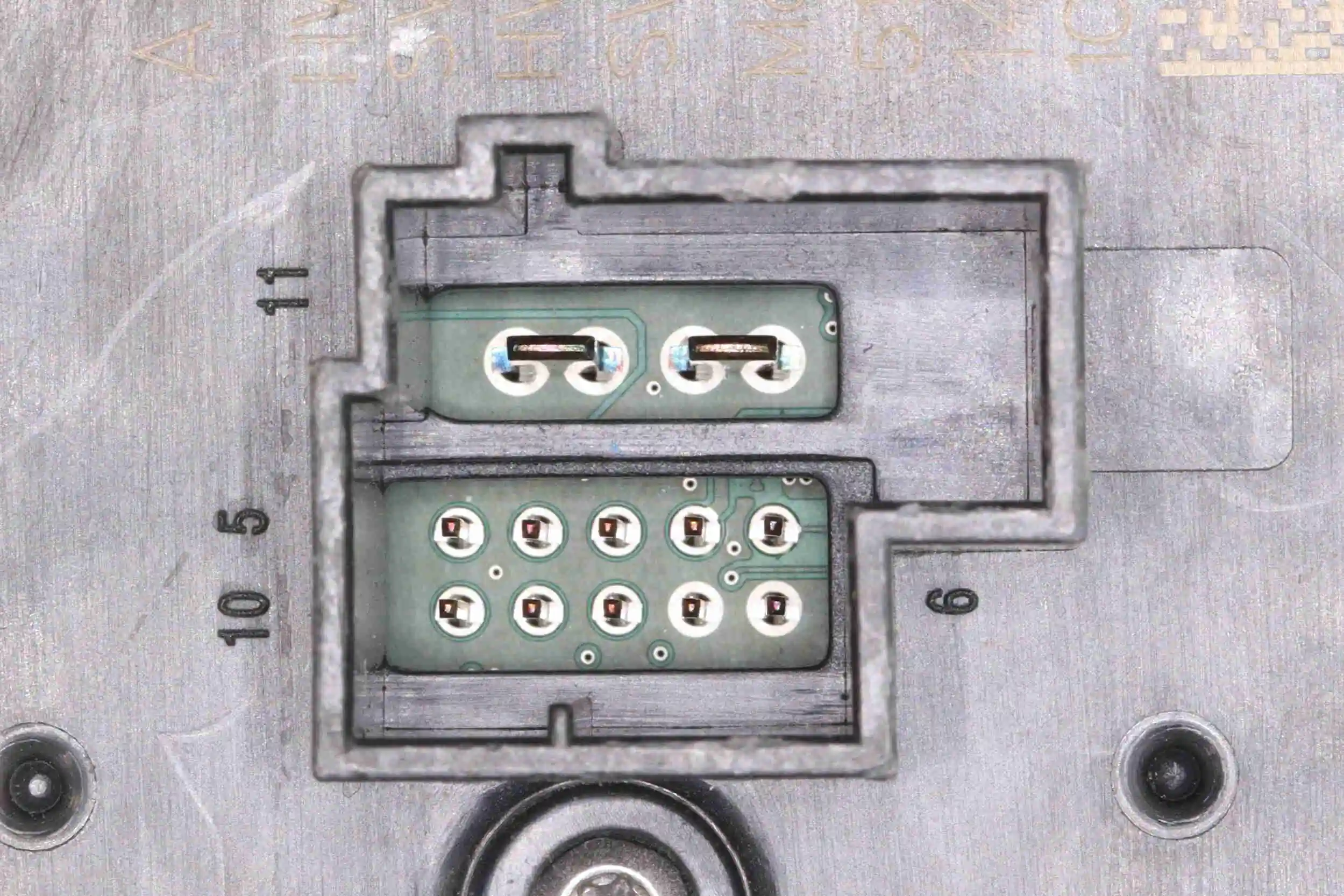 Appareil de commande, système d'éclairage VEMO V30-73-0055