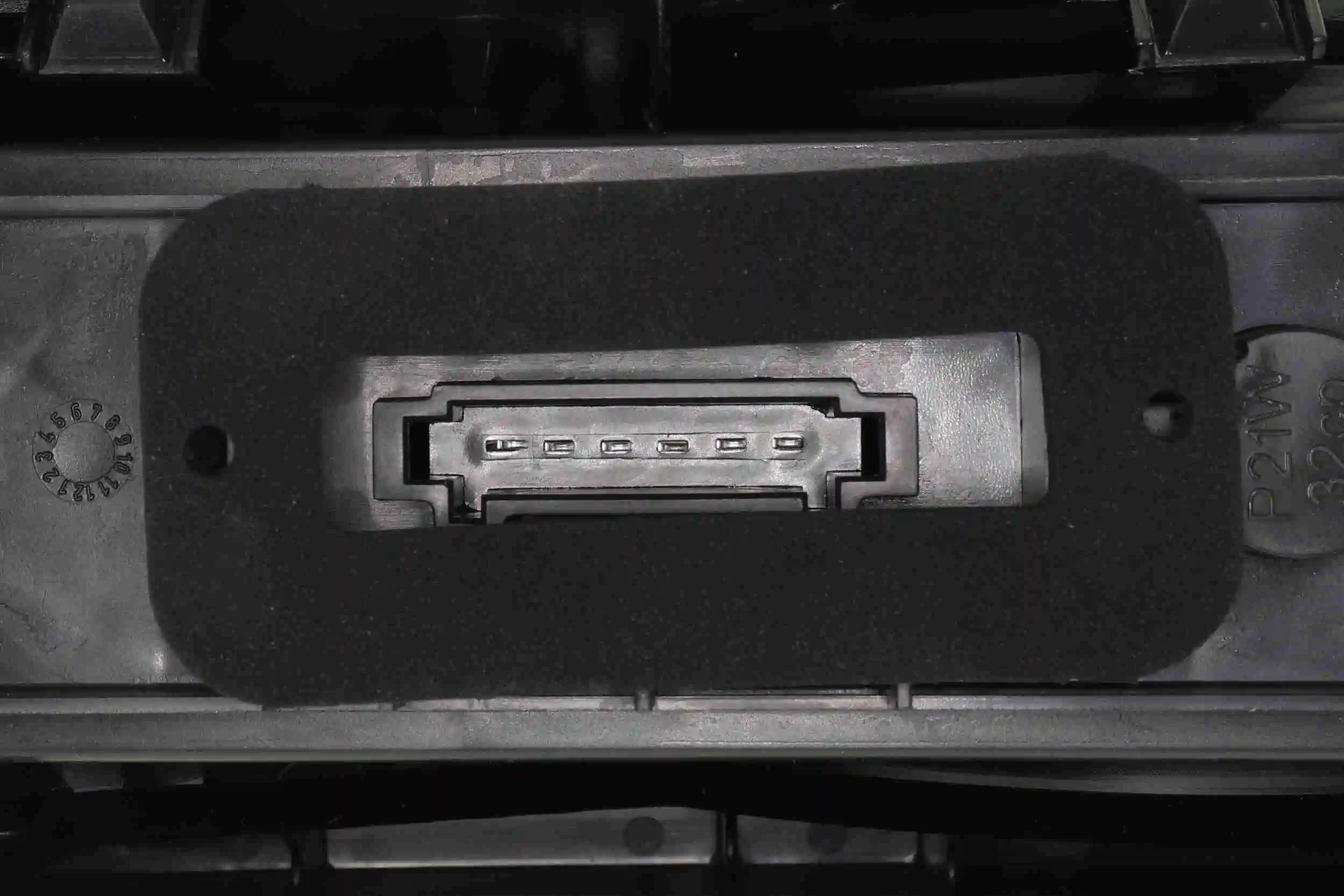 Feu arrière VEMO V30-78-0064