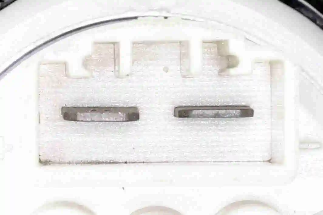 Pompe à carburant VEMO V30-09-0052-1