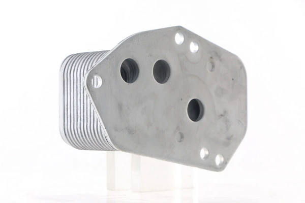 Radiateur d'huile MAHLE CLC 118 000S