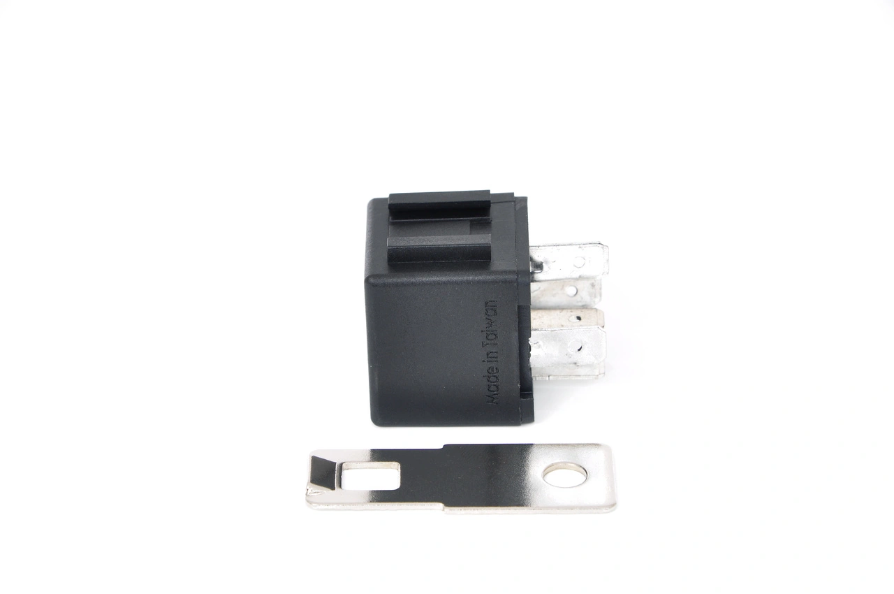 Relais, courant de travail BOSCH 0 986 AH0 622