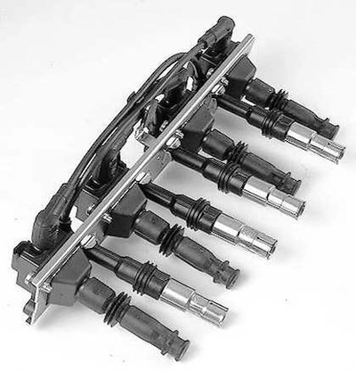 Bobine d'allumage BOSCH 0 221 506 004