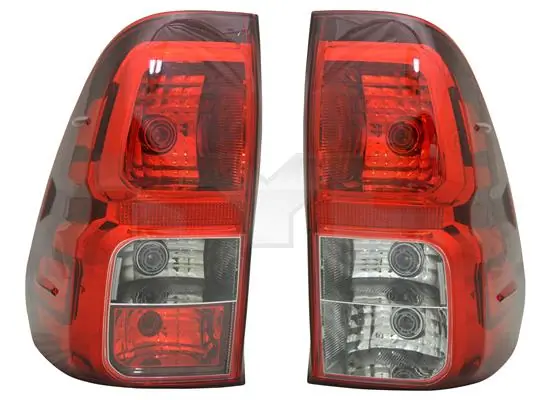 LAMPA TYLNA TOYOTA HILUX 01.15- PR