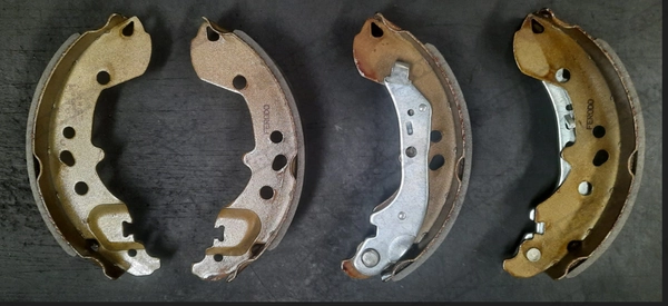 Jeu de mâchoires de frein FERODO FSB4328