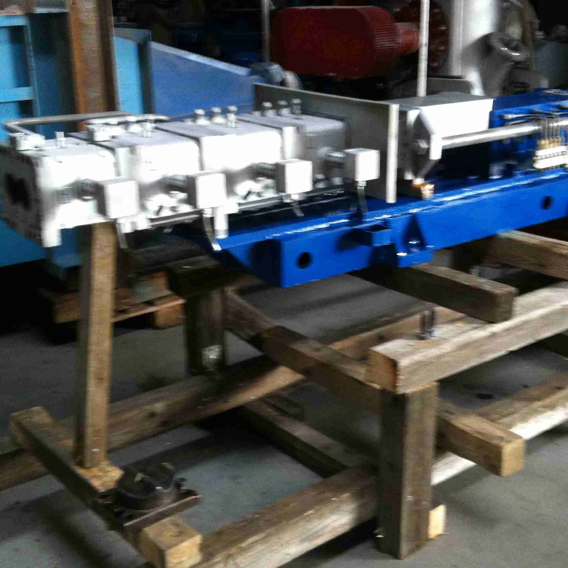 Coperion ZSK 83 - Image 11