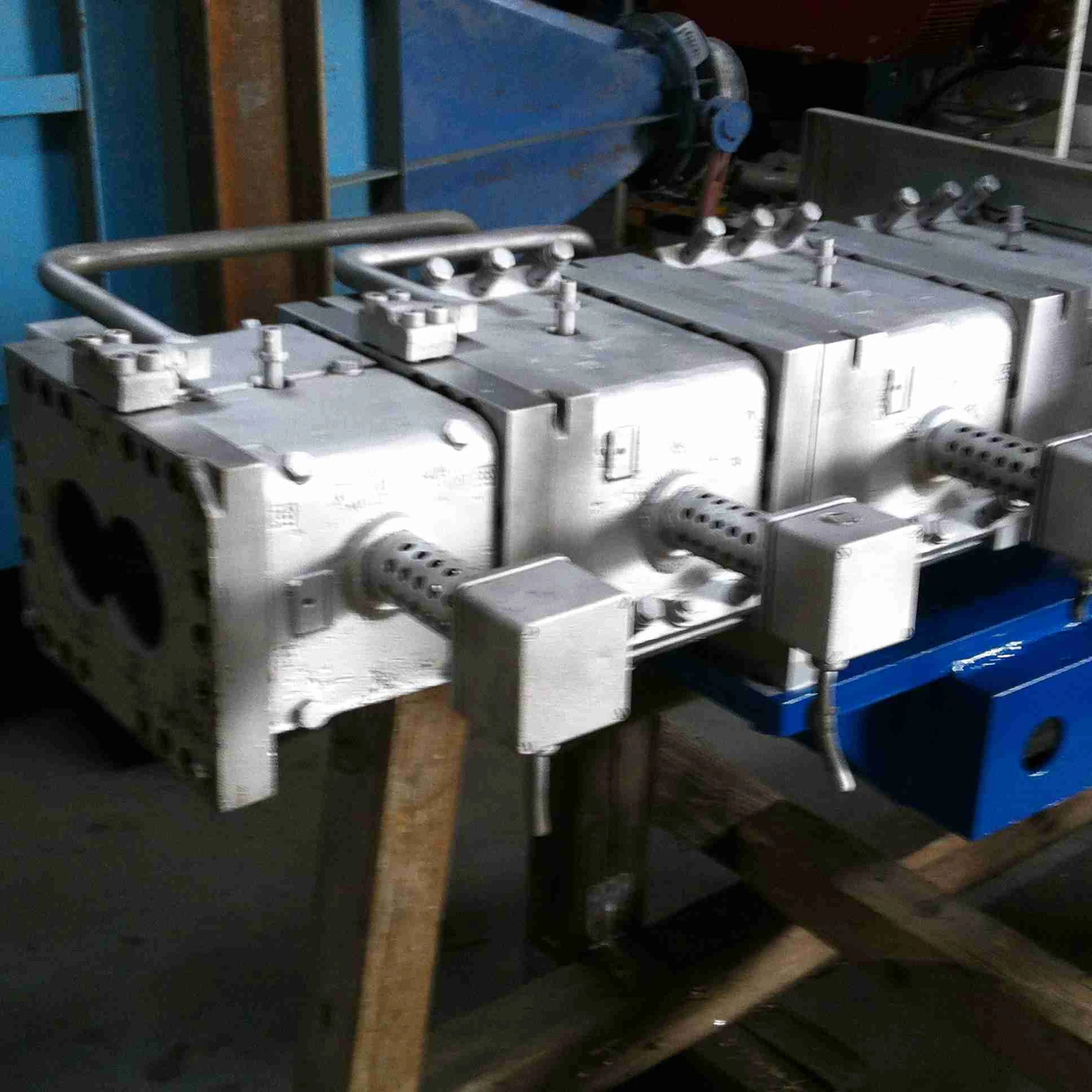 Coperion ZSK 83 - Image 12