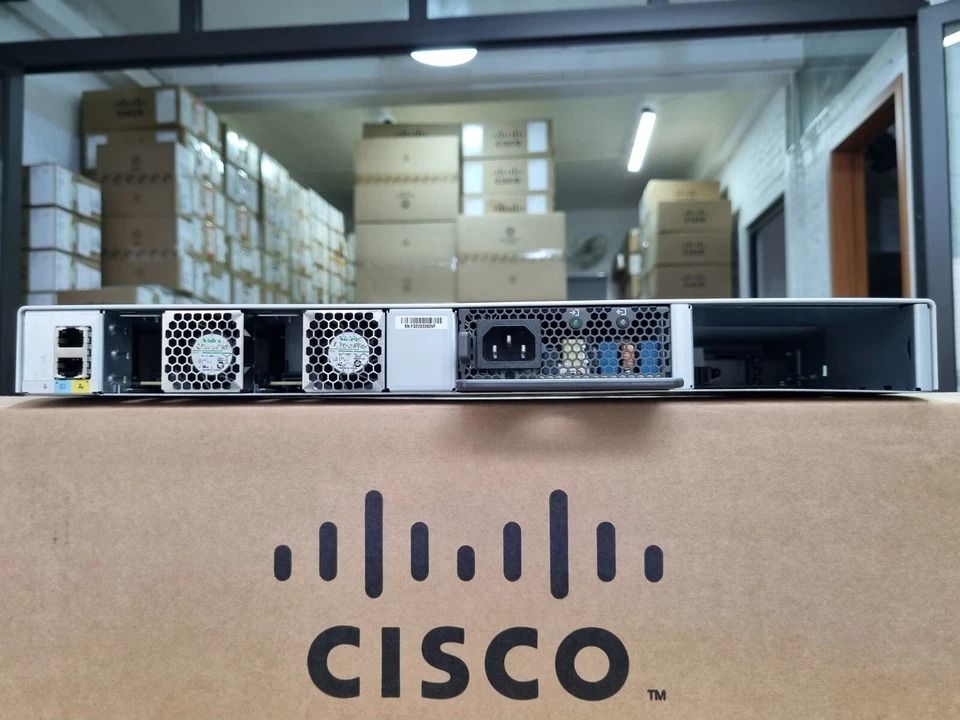 New Sealed Cisco C9200L-24T-4G-A 24 Ports Fully Managed Ethernet Switch