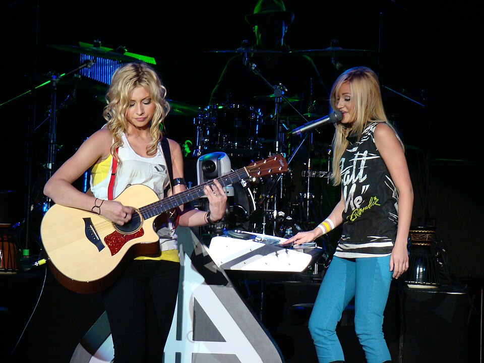 Aly & Aj