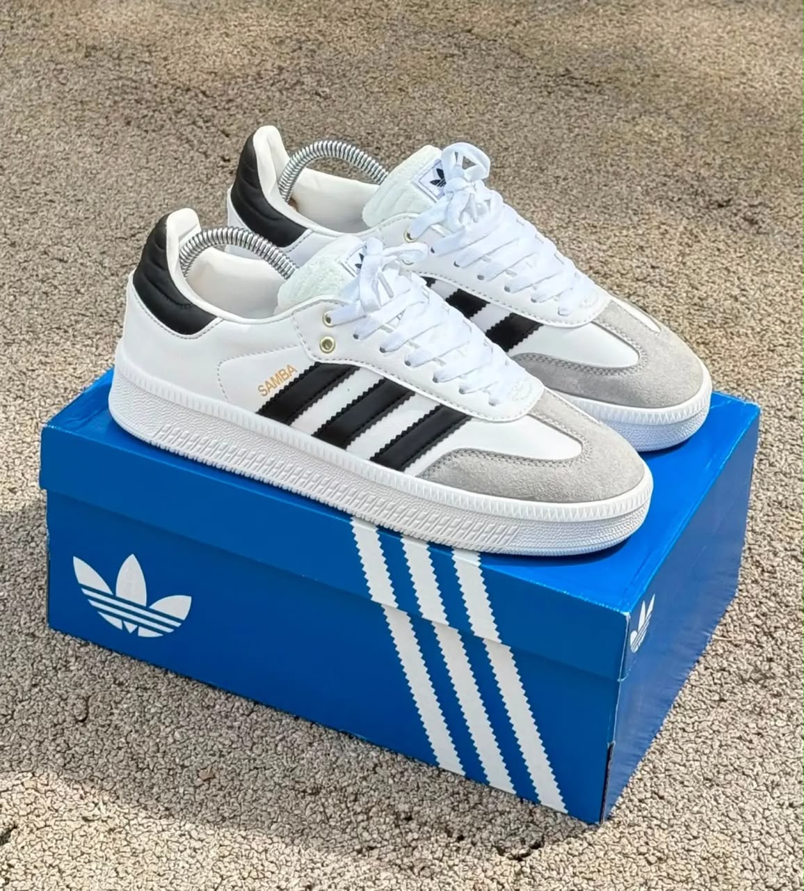 Unisex Retro Sneakers, Low Top Lace Up Casual Shoes, Suede Style Gum Sole Trainers