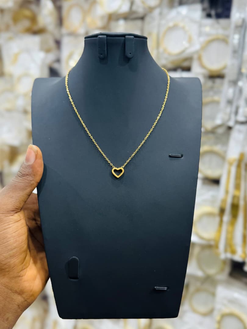 Dainty necklace