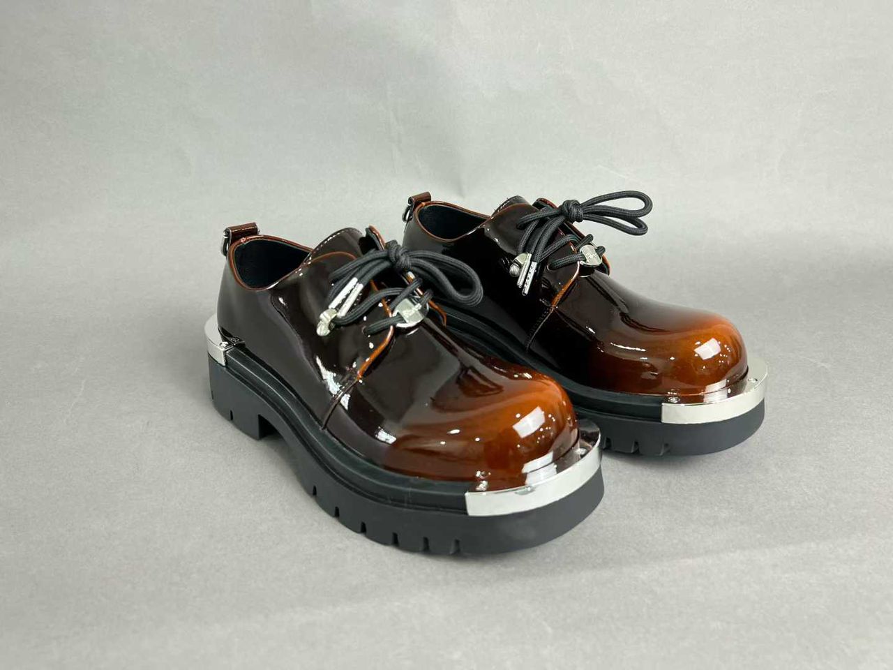 Men’s Glossy Oxford Shoes – Chunky Sole with Metallic Accents, Multiple Colors