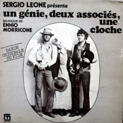 Un Génie Deux Associés Une Cloche
