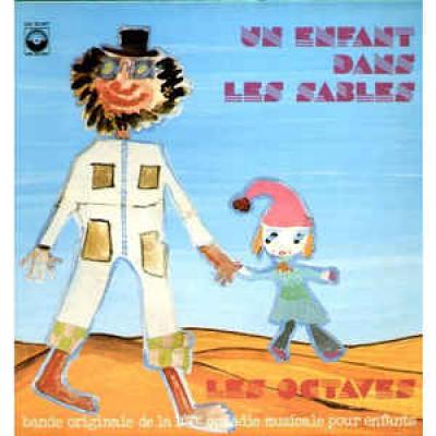 Un Enfant Dans Les Sables
