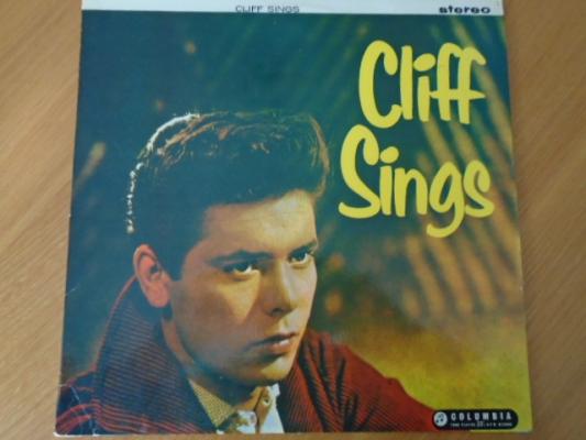 Cliff Sings