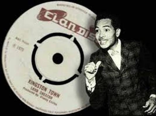 Kingston Town / Holly Holy 45 Rpm Single