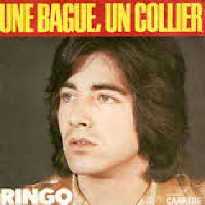 Une Bague Un Collier