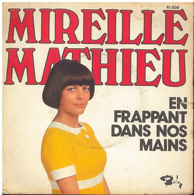 En Frappant Dans Nos Mains