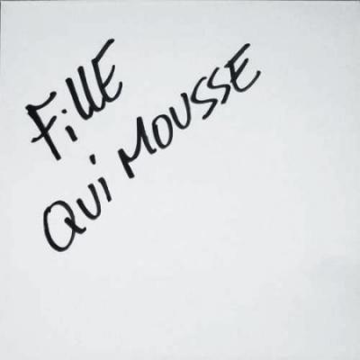 Fille Qui Mousse