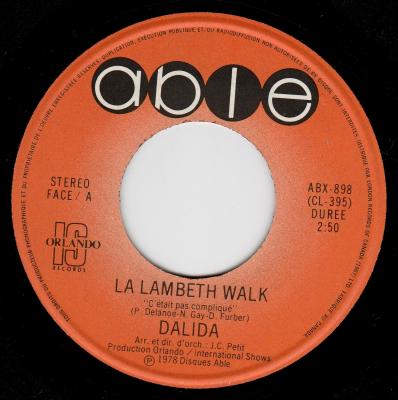 Le Lambeth Walk / Il Y A Toujours Une Chanson