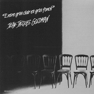 Entre Gris Clair Et Gris Foncé