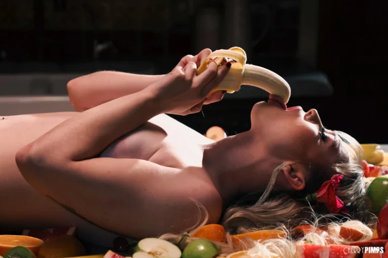 Lilly Bell 180 vr porn scenes
