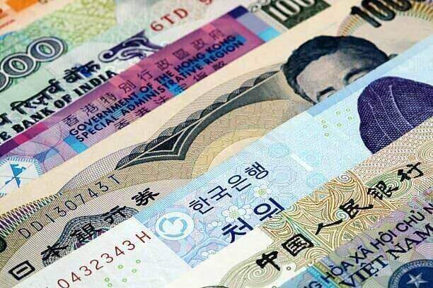 Asian bank notes: Vietnam, China, S.Korea, Japan, Hong Kong, India, and Cambodia
