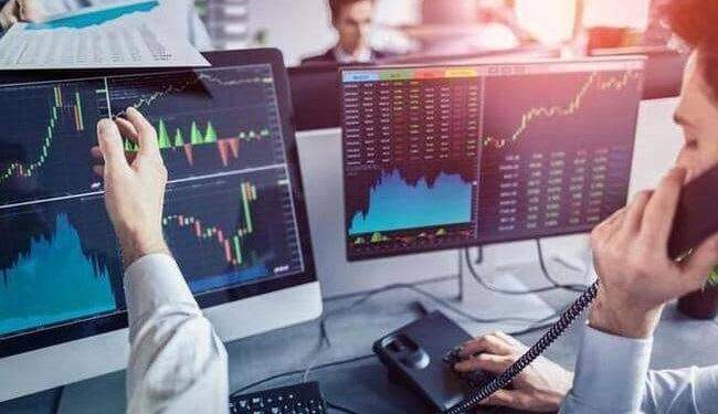 Khối ngoại bán ròng kỷ lục trong năm 2021 tại Việt Nam là do… Tesla và Bitcoin Khối ngoại bán ròng kỷ lục trong năm 2021 tại Việt Nam là do… Tesla và Bitcoin