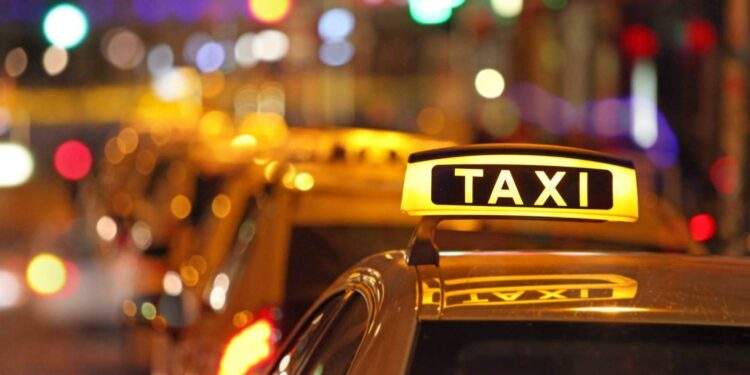 Doanh nghiệp taxi sẽ tăng giá cước nếu xăng không hạ nhiệt 1 Doanh nghiệp taxi sẽ tăng giá cước nếu xăng không hạ nhiệt