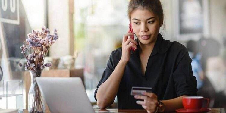 Chăm sóc khách hàng bằng dịch vụ đàm thoại thông minh