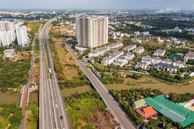 Bất động sản đang bị siết chặt?