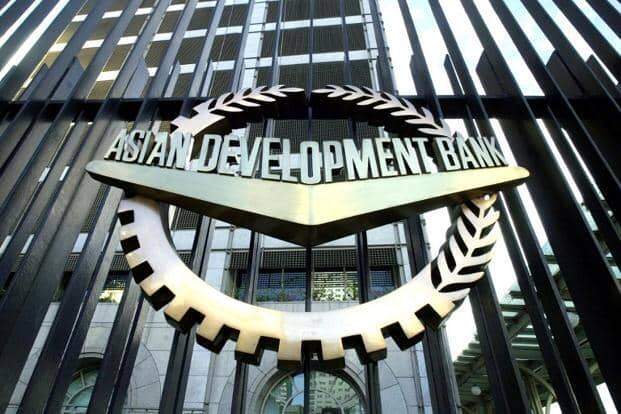 ADB nói gì về thị trường trái phiếu và vì sao Việt Nam chưa tăng lãi suất điều hành?