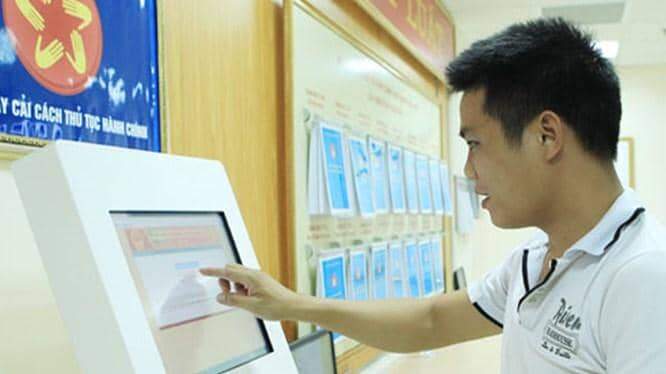 Hỗ trợ để mọi người dân đều làm được dịch vụ công trực tuyến