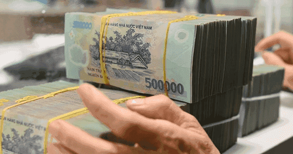 Lãi suất huy động hạ nhiệt vẫn hút người gửi tiền