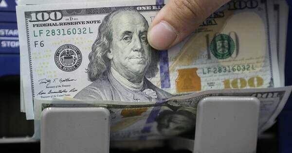Đồng USD mất phương hướng, vàng tăng liền 3 phiên