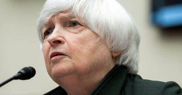 Bộ trưởng Janet Yellen: Mỹ có thể 'khủng hoảng hiến pháp' vì nợ công